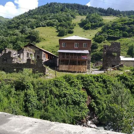 メスティア Raul Lushnu Darbaz Bed & Breakfast エクステリア 写真