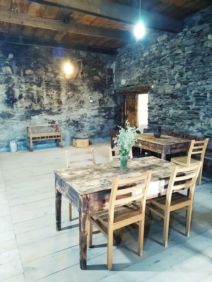 メスティア Raul Lushnu Darbaz Bed & Breakfast エクステリア 写真
