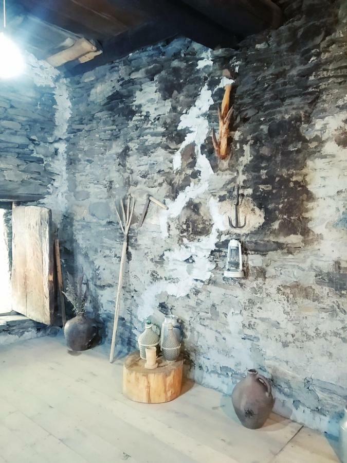 メスティア Raul Lushnu Darbaz Bed & Breakfast エクステリア 写真