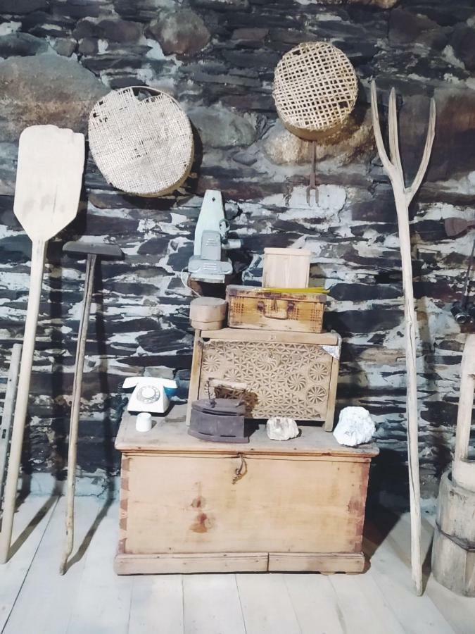 メスティア Raul Lushnu Darbaz Bed & Breakfast エクステリア 写真