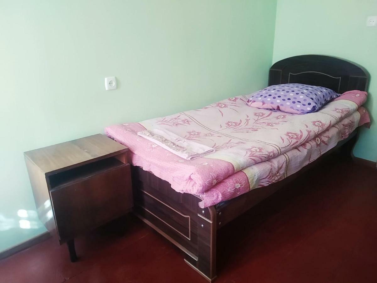 メスティア Raul Lushnu Darbaz Bed & Breakfast エクステリア 写真